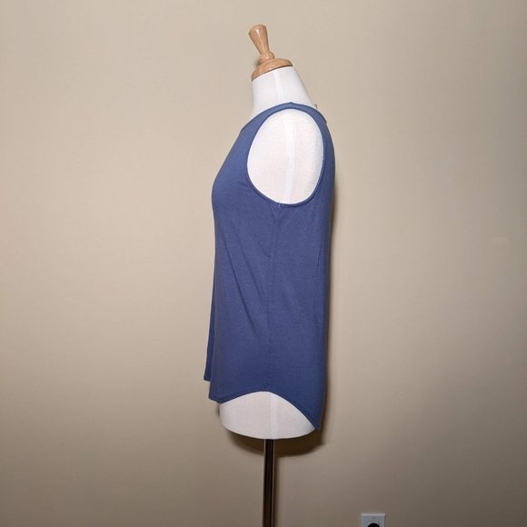 CUPIO Blue Sleeveless Top. Medium Size - Picture 3 of 7